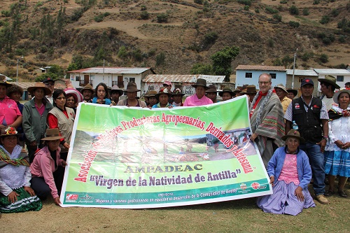 con la comunidad en Peru (id: 137)