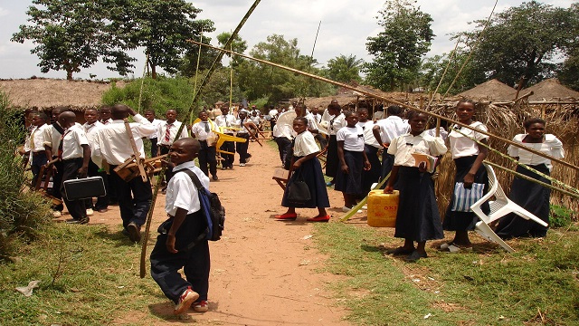 camino a la escuela